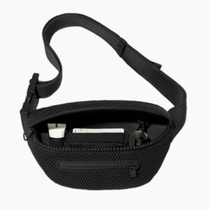 Dagne Dover Ace Fanny Pack Onyx Black Air Mesh